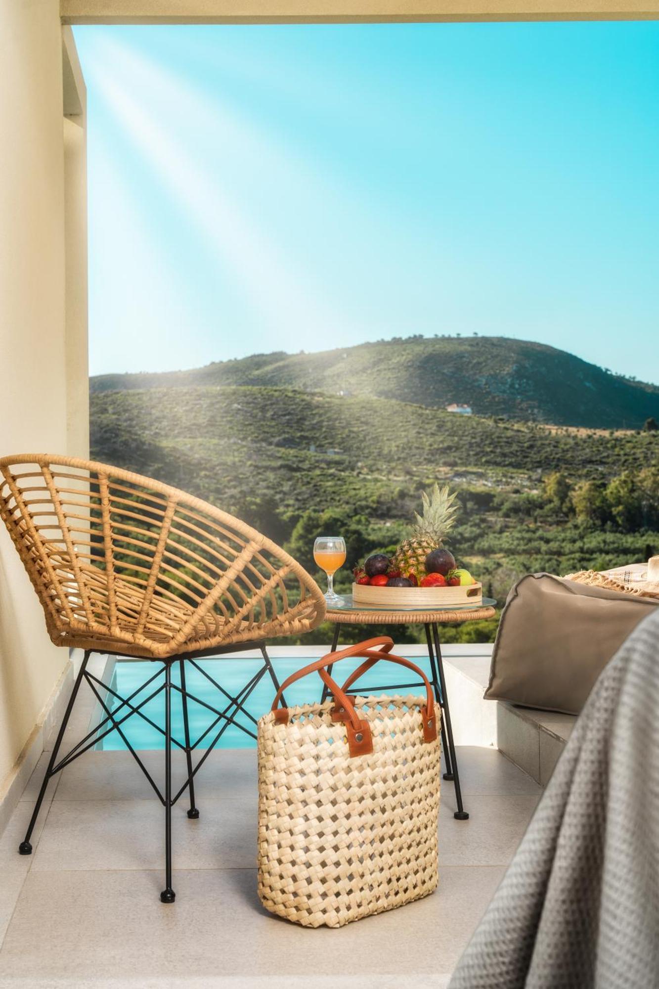 Myzith Luxury Suites Керион Номер фото